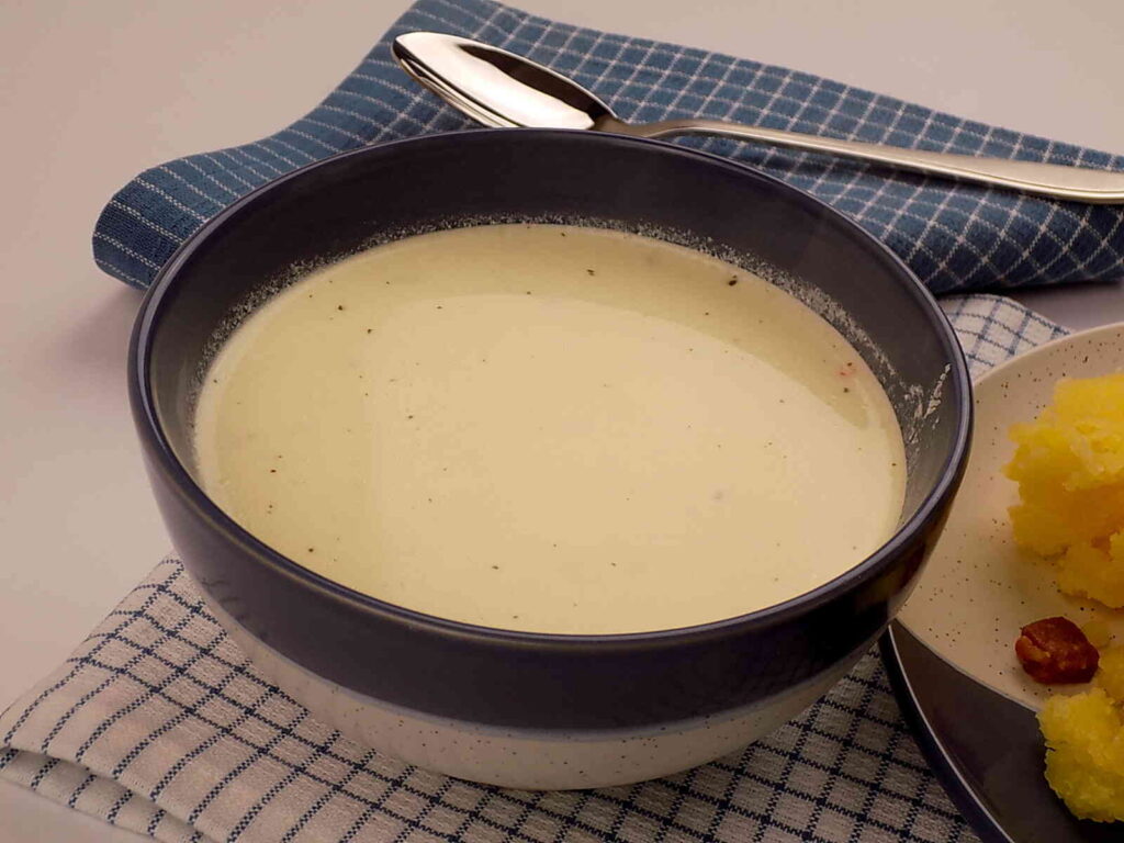 Biała polewka czyli pyszna zupa z maślanki