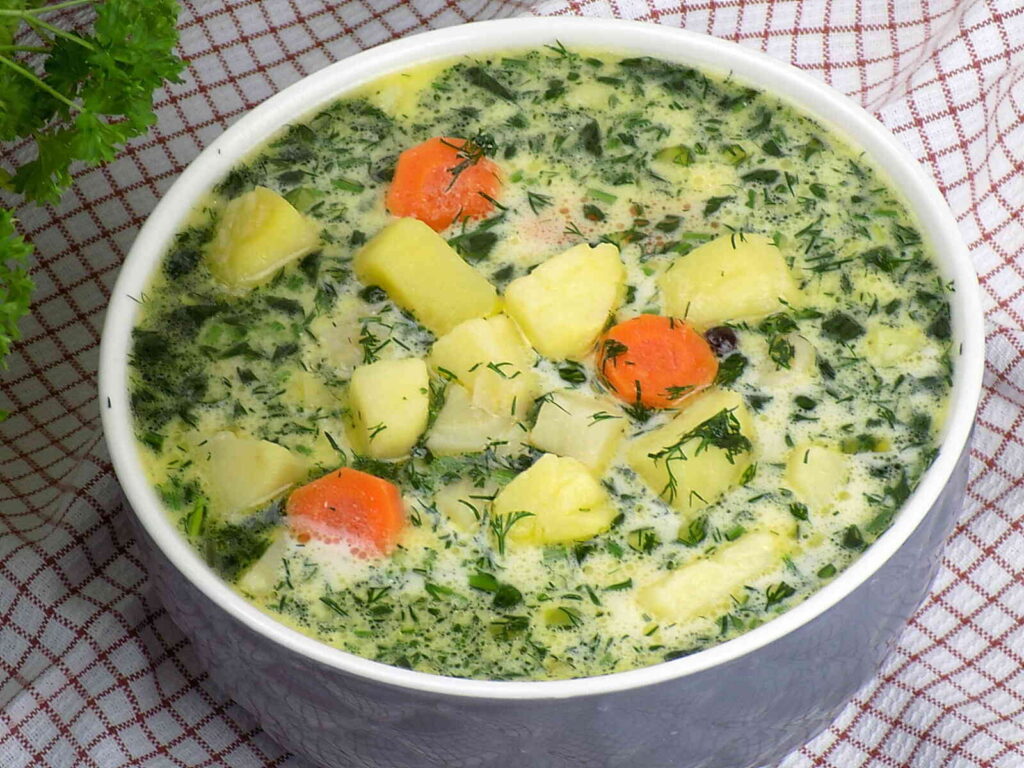 Zupa z koperkiem i ziemniakami 