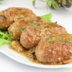 Zrazy z mięsa mielonego z pieczarkami