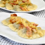 Pierogi z młodą kapustą i pieczarkami